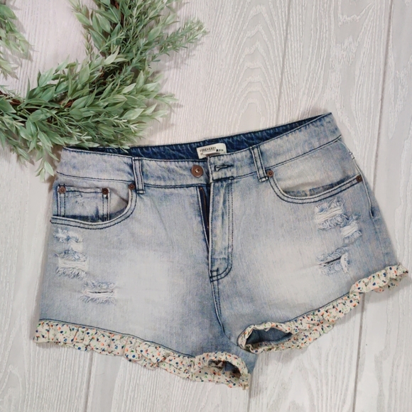 Forever 21 Pants - Forever 21 ruffled bottom Jean shorts